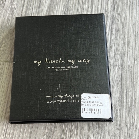 KITSCH Love Bird Gold Earrings New in‎ Box - Picture 4 of 4